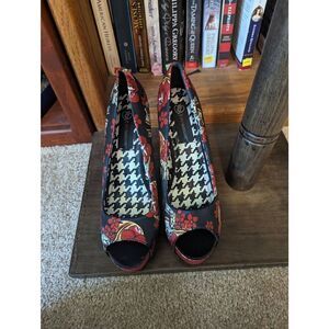Iron Fist slow dance skull and rose print glitter stileto heels sz 41 euc